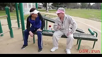 Abspielen Die attraktive Hure Alexa Grace liebt das Einführen von Danglers