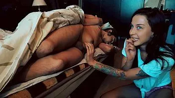 play শৃঙ্গাকার কিশোর তার গুলি গোপন blowjob দেয়. সৎ বাবা | লারুনা মাভে এবং জাদুর শিক্ষক