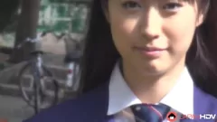 Riproduci La giovane asiatica Tomomi Motozawa ha la figa rosa bagnata in uniforme scolastica