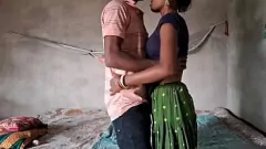 Oynat Desi kız yoğun anal fuck seansında seksi kıyafetler
