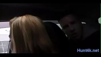 Redare Iubita adolescent ademenitoare dracu și în gât adânc