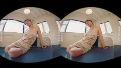 Играть Миниатюрная любительница Мерси Уэст