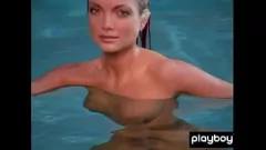 চালান বহিরঙ্গন ইউনিফর্ম স্ট্রিপটিজে বিগ টিটেড স্বর্ণকেশী কিম্বার্লি হল্যান্ড