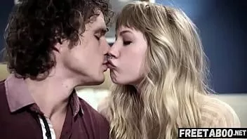 Odtwórz Urocza blond wilczyca z bluszczem nie chce zakończyć swojego sekretnego romansu ze swoim przybranym kuzynem - cały film na freetaboo.net